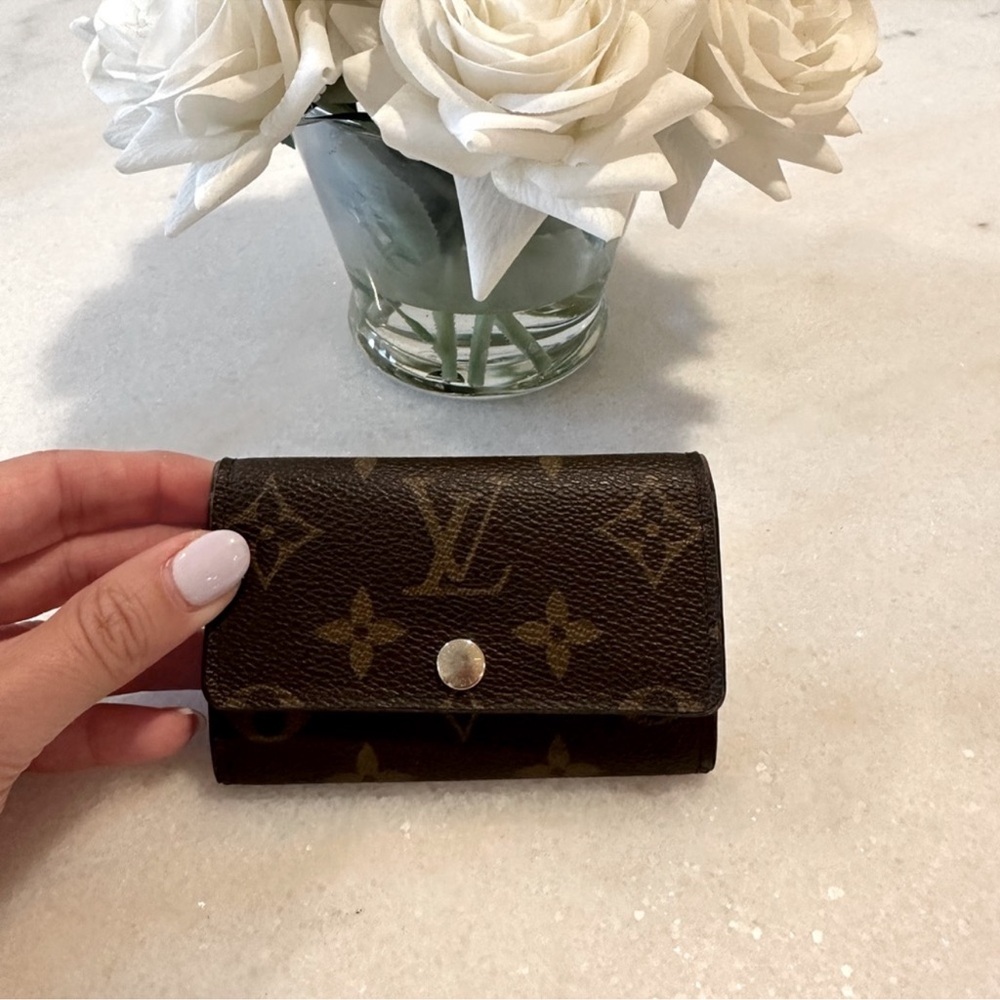 Louis Vuitton 6 Key Holder